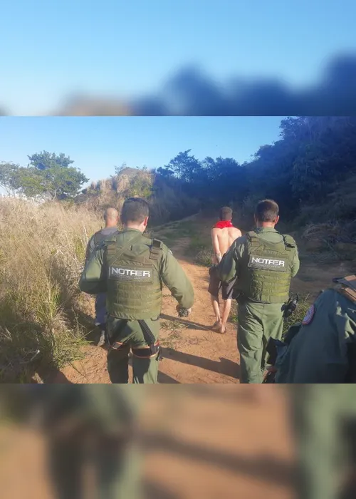 Imagem ilustrativa da imagem Suspeitos trocam tiros com policiais e são presos com ajuda de helicóptero