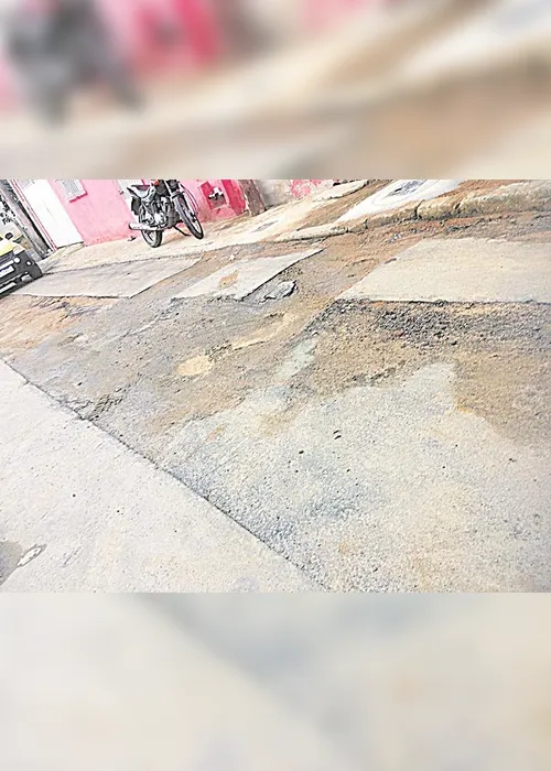 Imagem ilustrativa da imagem Valetas abertas dificultam circulação