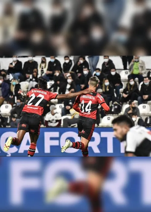 Imagem ilustrativa da imagem Flamengo fará denúncia à Conmebol após injúria racial da torcida do Olimpia