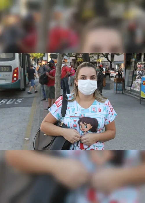 Imagem ilustrativa da imagem Passageiros reclamam de espera de até uma hora e ônibus lotados