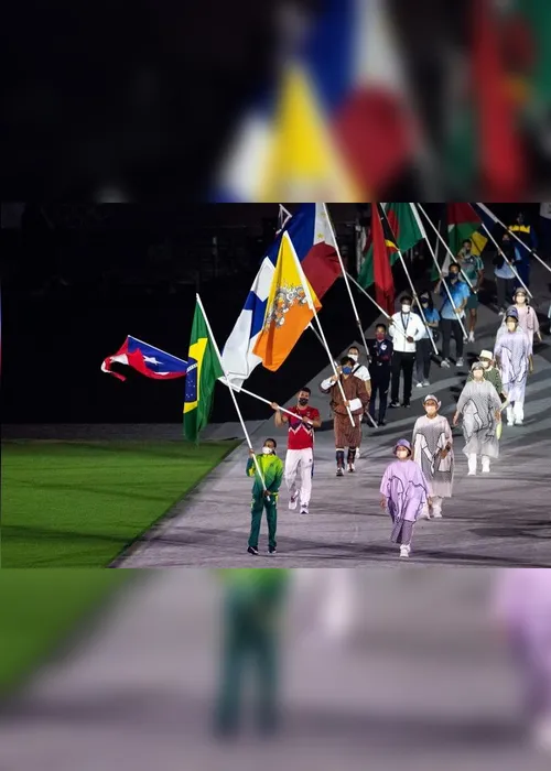 Imagem ilustrativa da imagem Olimpíadas: Com Rebeca Andrade de porta-bandeira, Brasil se despede de Tóquio