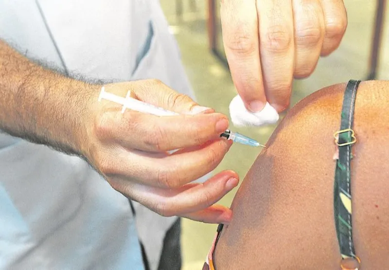 Vacina: Cariacica vai agendar  mil  doses para pessoas com 18 anos ou mais