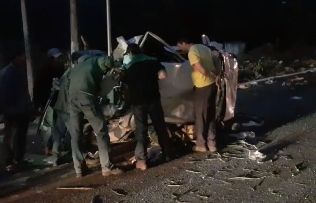 Acidente deixou um morto e dois feridos na ES-164, em Cachoeiro de Itapemirim (Foto: Reprodução vídeo/Internauta)