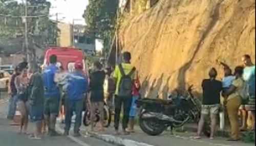 Acidente aconteceu na Serafim Derenzi (Foto: Reprodução vídeo)