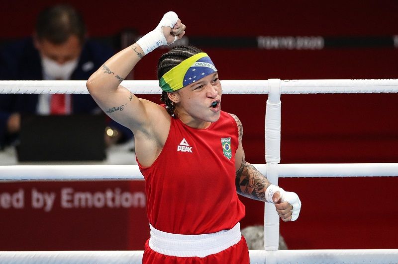 Bia Ferreira ganhou de Raykhona Kodirova, do Uzbequistão, na categoria leve (57 - 60 kg), e avançou para a semifinal (Foto: Gaspar Nóbrega/COB)