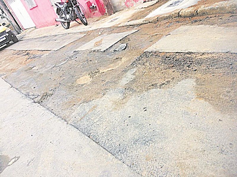 Valetas abertas dificultam circulação no bairro Primavera (Foto: Sérgio Gomes)
