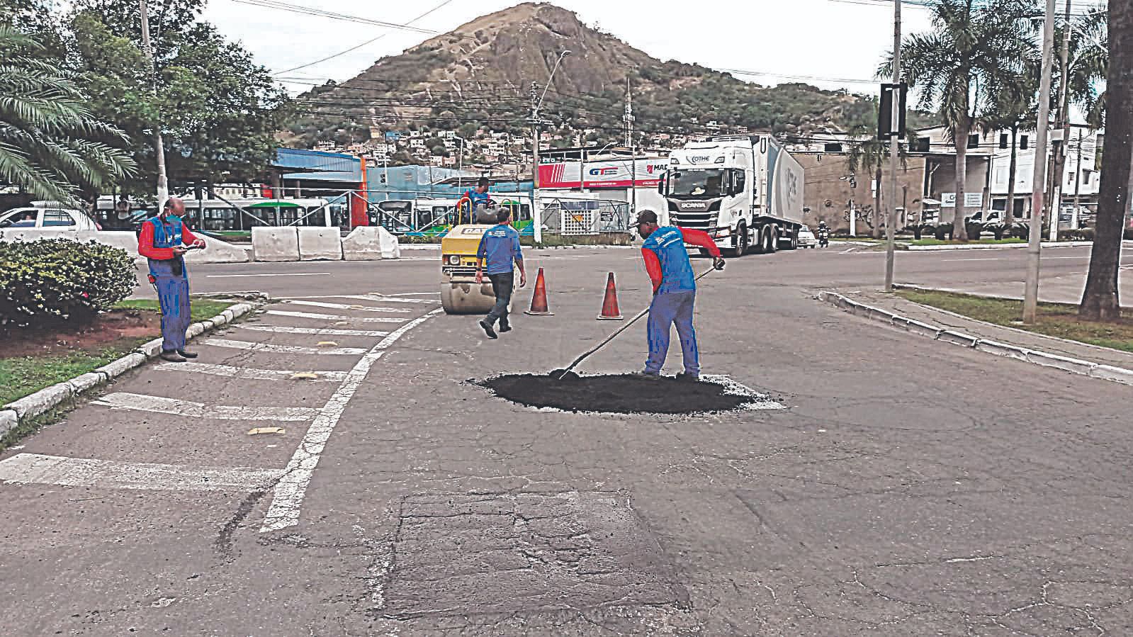 Buraco na Segunda Ponte (Foto: PMVV/ Divulgação)