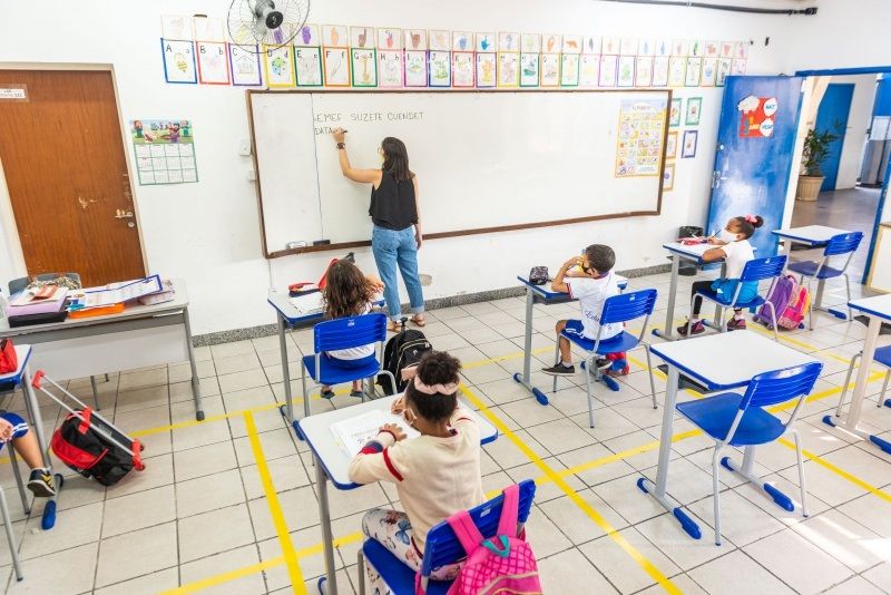 Alunos da Educação Infantil em aula, durante a pandemia (Foto: Jansen Lube/PMV)