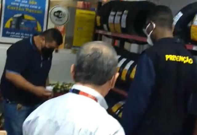 Local em que a vítima foi cercada por seguranças, no supermercado (Foto: Reprodução/Redes Sociais)