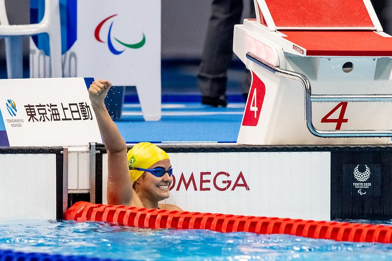 Primeira medalha Paralímpica conquistada pela nadadora (Foto: Miriam Jeske/CPB)