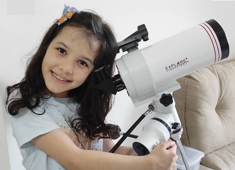 Nicole Oliveira, integra programa da Nasa, descobriu sete asteroides na órbita da Terra (Foto: Divulgação/ Acervo pessoal)