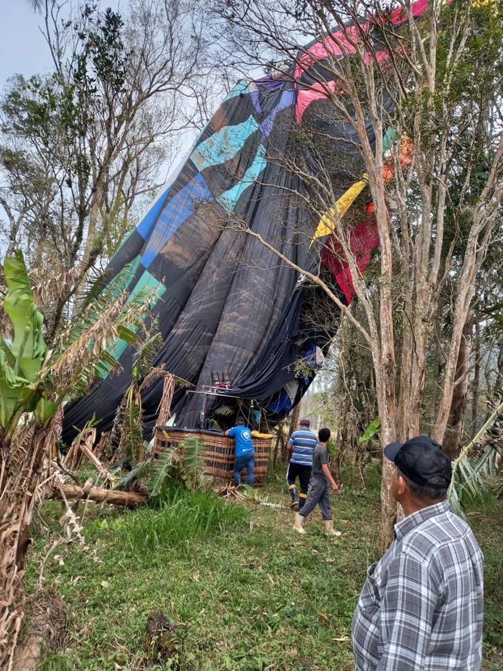 Oito pessoas tiveram que ser encaminhadas ao hospital (Foto: Prefeitura Praia Grande/Divulgação)