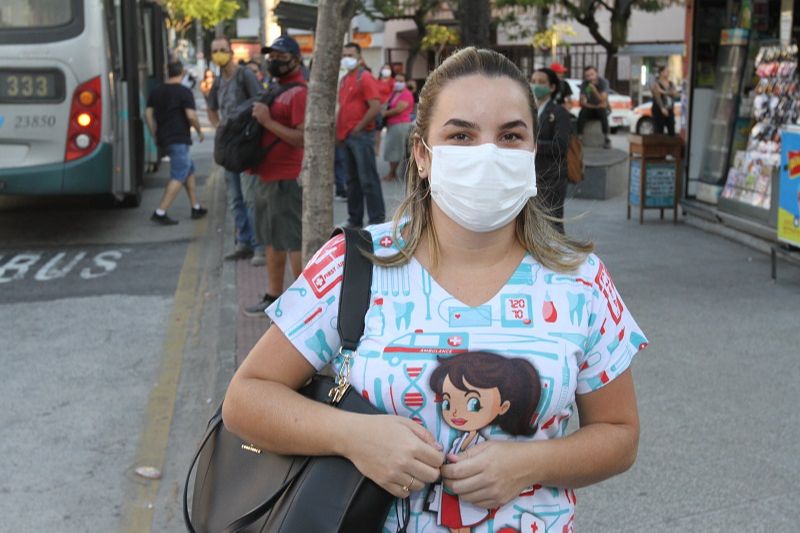 Bianca Siqueira: “Espera pelo ônibus 609 subiu de 40 minutos para 1h10” (Foto: Leone Iglesias/ AT)