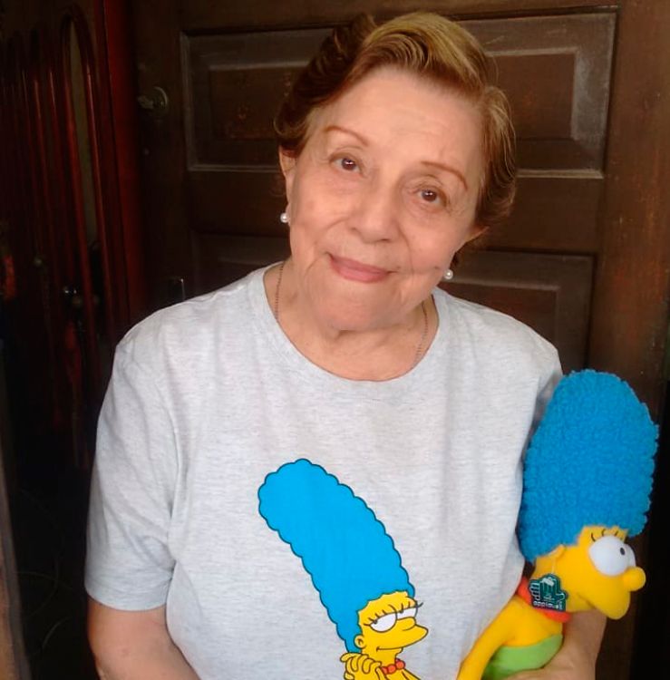 Selma Lopes com Marge Simpsons (Foto: Reprodução / Instagram)