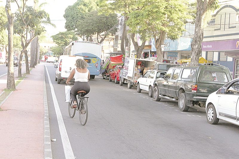 Avenida Getúlio Vargas, em Serra-Sede (Foto: Antonio Moreira/AT)