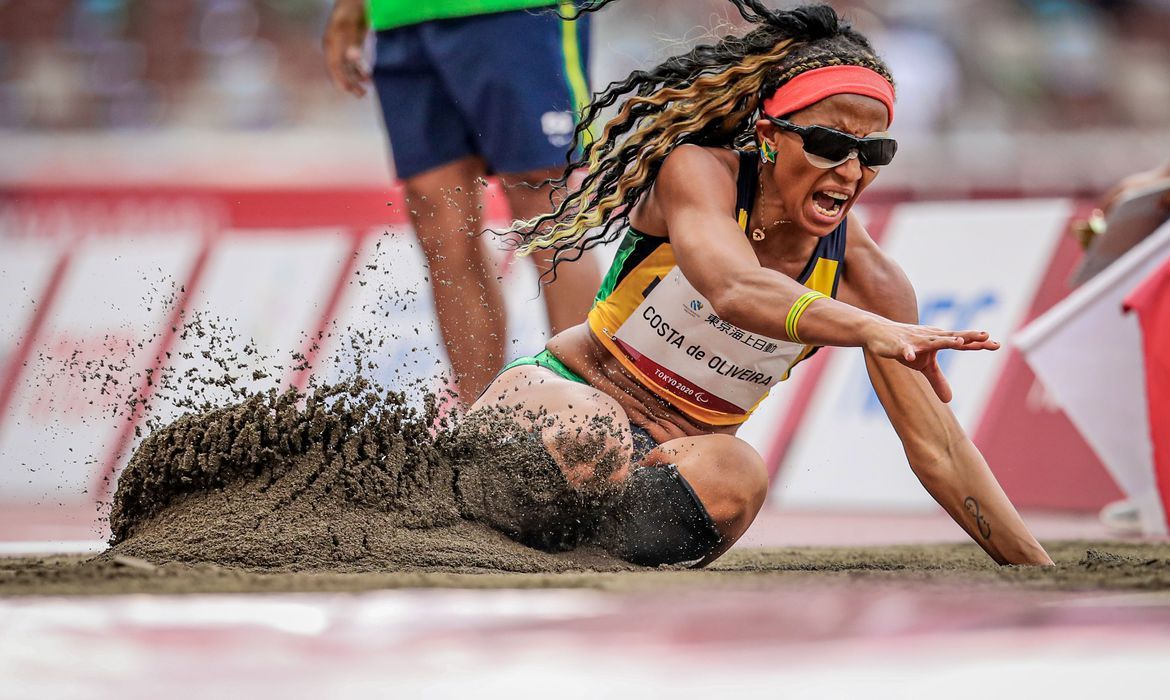 Silvânia Costa é ouro no salto em distância em Tóquio (Foto: Wander Roberto/ CPB/ Divulgação)