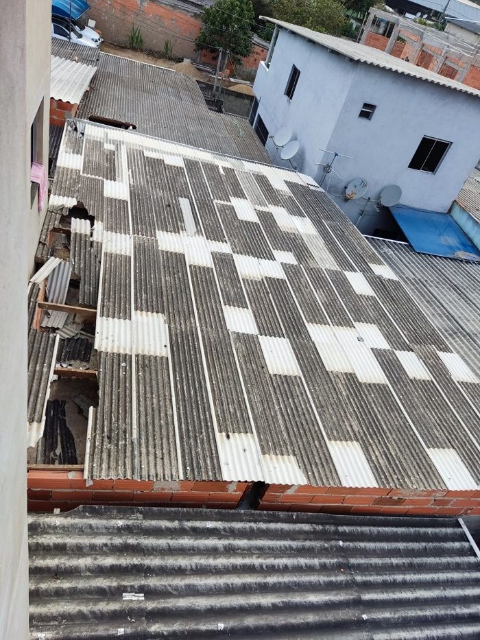 Telhado onde suspeito tentou passar para fugir da polícia (Foto: Divulgação Polícia Civil)