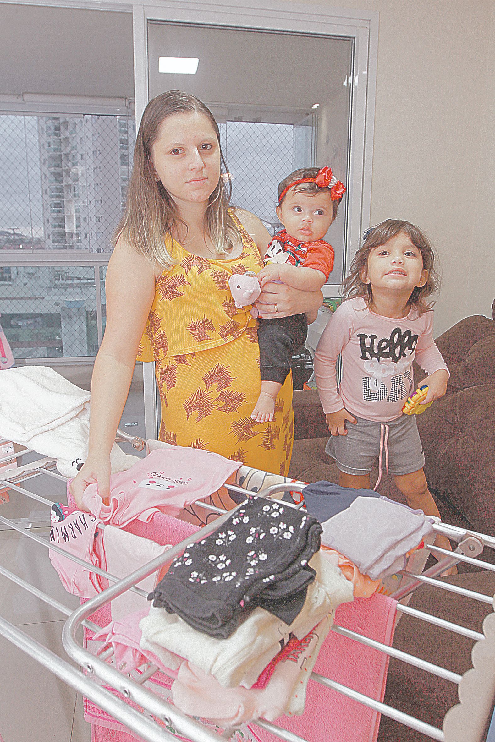 “Tenho esperança de que vou conseguir uma vaga em 2022”, conta a dona de casa Ludymilla Amorim, de 29 anos, moradora de Vila Velha. (Foto: Dayana Souza/at)
