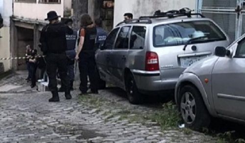 Policiais isolaram local onde crime aconteceu (Foto: Jaciele Simoura)