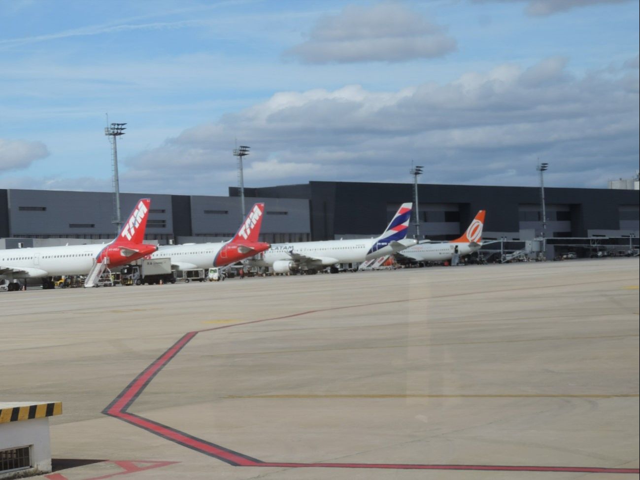 As companhias Azul, Gol e LATAM oferecem voos em Vitória (Tudo Viagem)