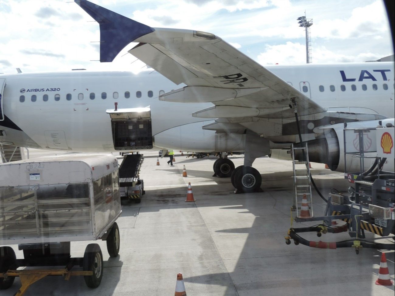 Aeronave da LATAM que realiza os voos de Vitória para São Paulo (foto: João Heringer/Tudo Viagem)