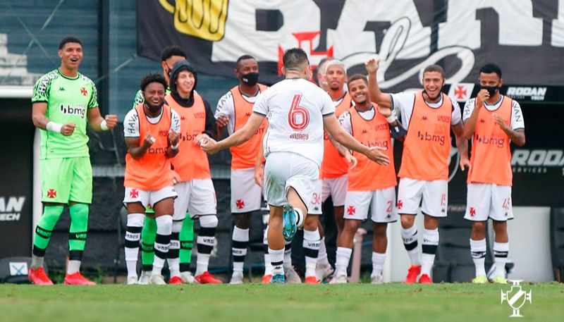 Andrey comemora o gol diante da Ponte Preta (Foto: Rafael Ribeiro/Vasco)
