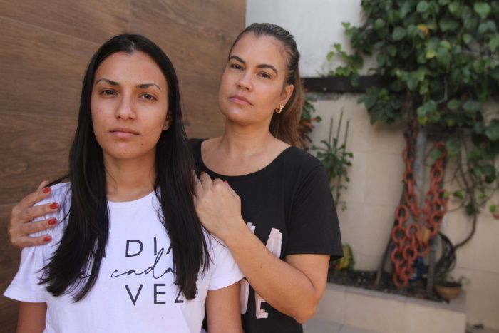 Victória e Yandra: “Minha mãe se declara parda e meu pai é negro. Pardo se define pela mistura”, diz a estudante (Foto: Antonio Moreira/AT)
