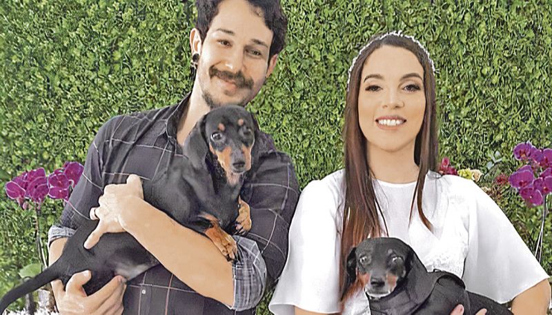 Vitor e Joyce, com Melody e Lola (Foto: Divulgação)