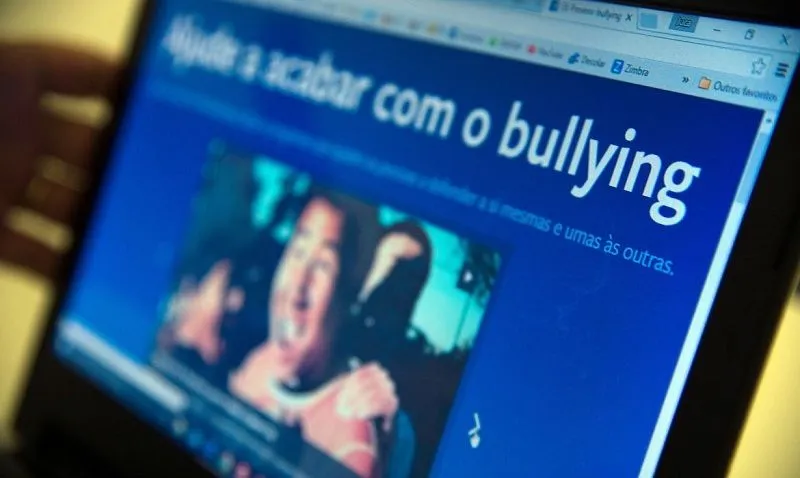 Imagem ilustrativa da imagem IBGE: um em cada dez estudantes já foi ofendido nas redes sociais