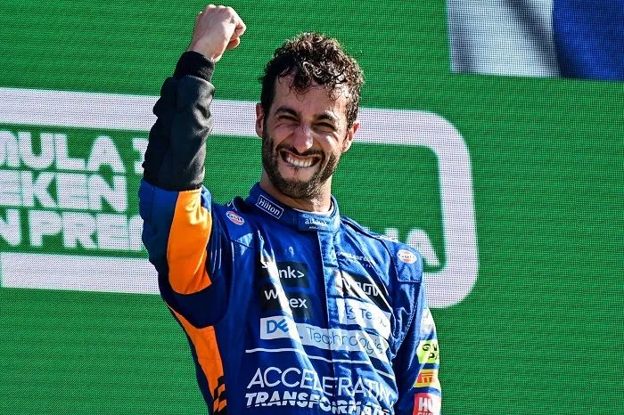 Imagem ilustrativa da imagem Ricciardo vence GP marcado por batida entre Verstappen e Hamilton em Monza