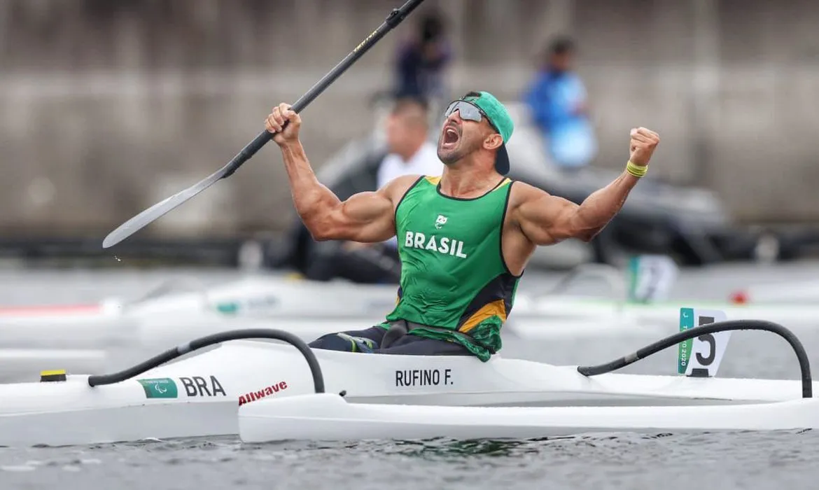 Imagem ilustrativa da imagem Fernando Rufino conquista ouro na canoagem na Paralimpíada