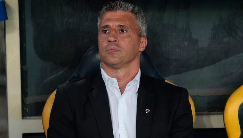 Imagem ilustrativa da imagem São Paulo perde do Fluminense e segue em queda no Brasileiro