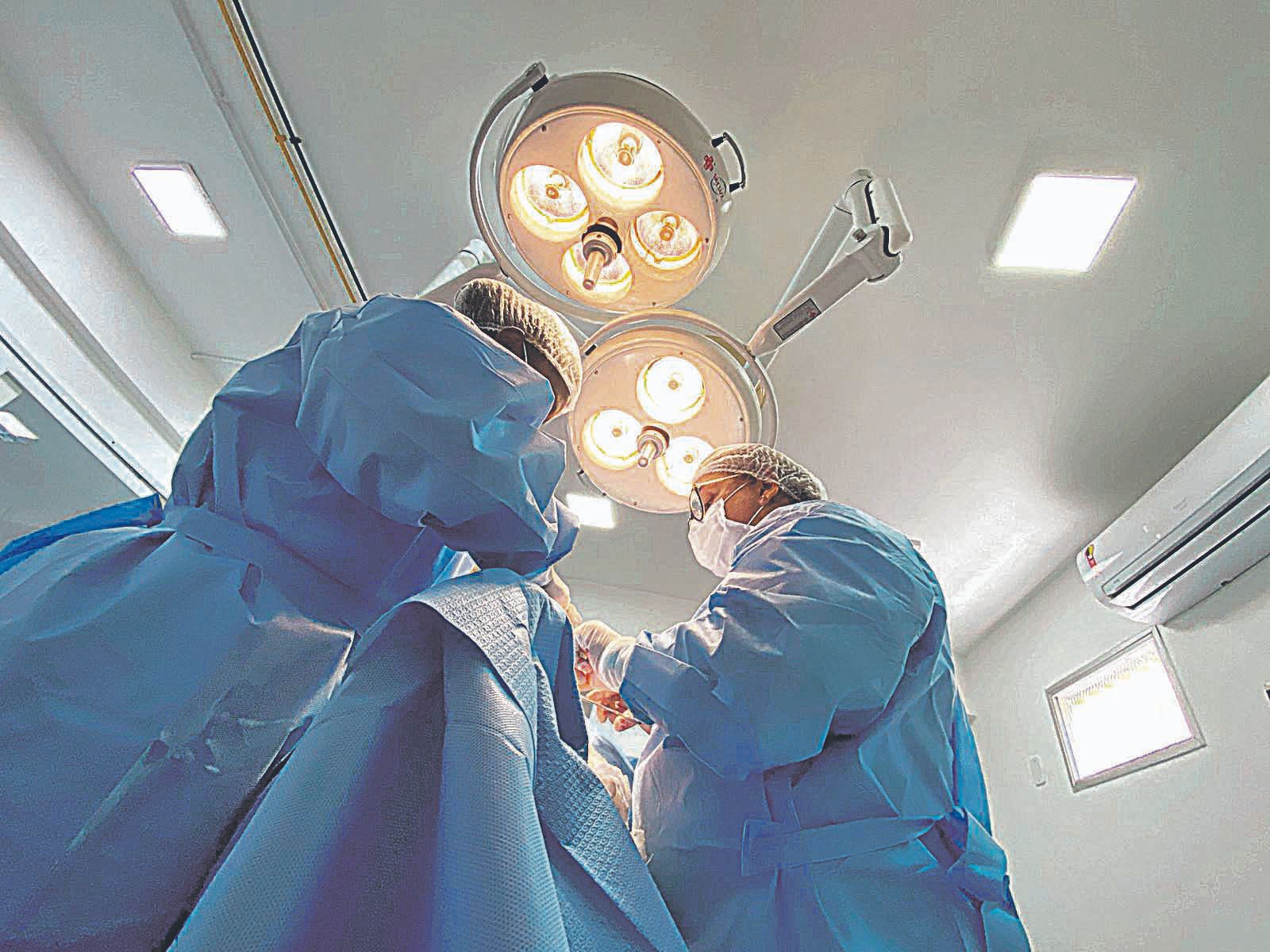 Centro cirúrgico equipado para dar mais conforto aos pacientes e promover uma recuperação mais rápida