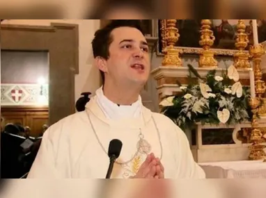 Imagem ilustrativa da imagem Padre italiano é preso por tráfico de drogas, desvio de dinheiro e transmissão de HIV em orgias