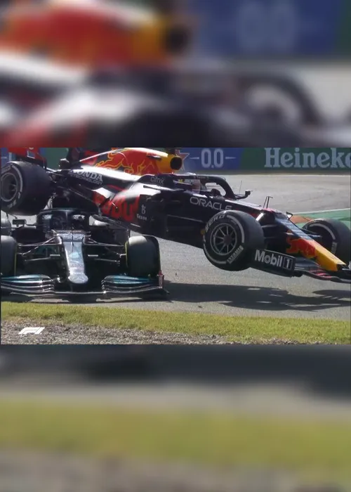 Imagem ilustrativa da imagem Ricciardo vence GP marcado por batida entre Verstappen e Hamilton em Monza