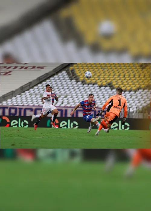 Imagem ilustrativa da imagem São Paulo cai na Copa do Brasil com mais uma falha do goleiro Volpi