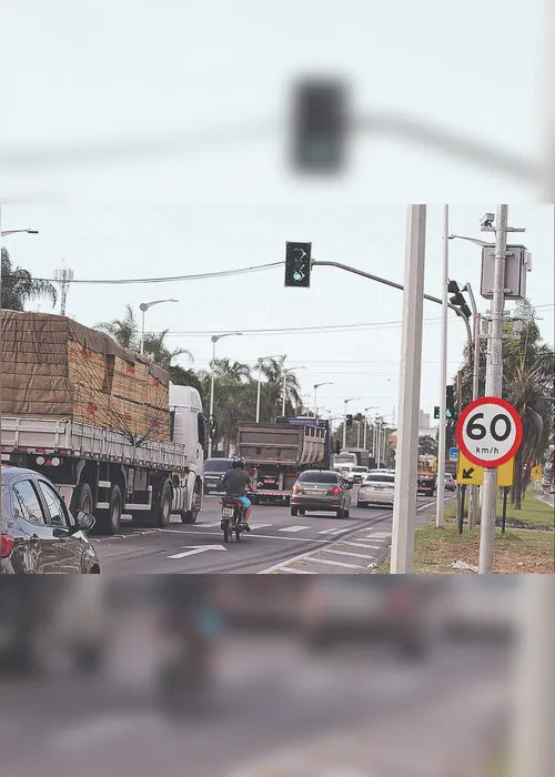 
          Imagem ilustrativa da imagem Trânsito lento todo dia na Serra
          