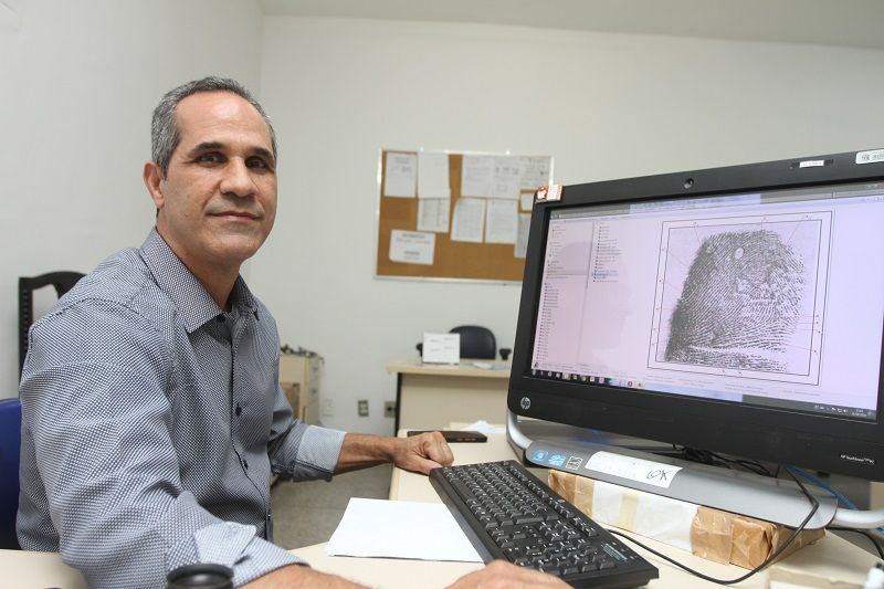 Chefe do Departamento de Identificação da Polícia Civil, Jenildo Barcellos Gusmão: “Vamos avançar 100 anos” (Foto: Antonio Moreira/AT)