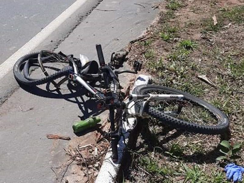 A vítima estava passando sobre a ponte de Putiri, em Aracruz, entre Barra Sahy e Putiri (Foto: Divulgação)