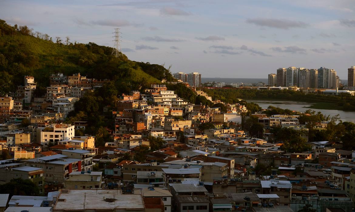 Comunidade no Rio de Janeiro (Foto: Fernando Frazão / Agência Brasil)