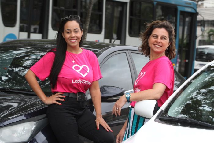 Gabriela e Cecília reclamaram de casos de assédio tanto de motoristas quanto de passageiros nas corridas (Foto: Antonio Moreira/AT)