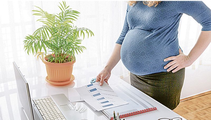 Grávida em home office (Foto: Divulgação)