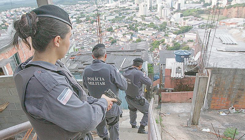 Militares em operação na capital: mudança no limite de idade para ingresso já foi ampliada em outros estados (Foto: Dayana Souza / AT — 11/03/2019)