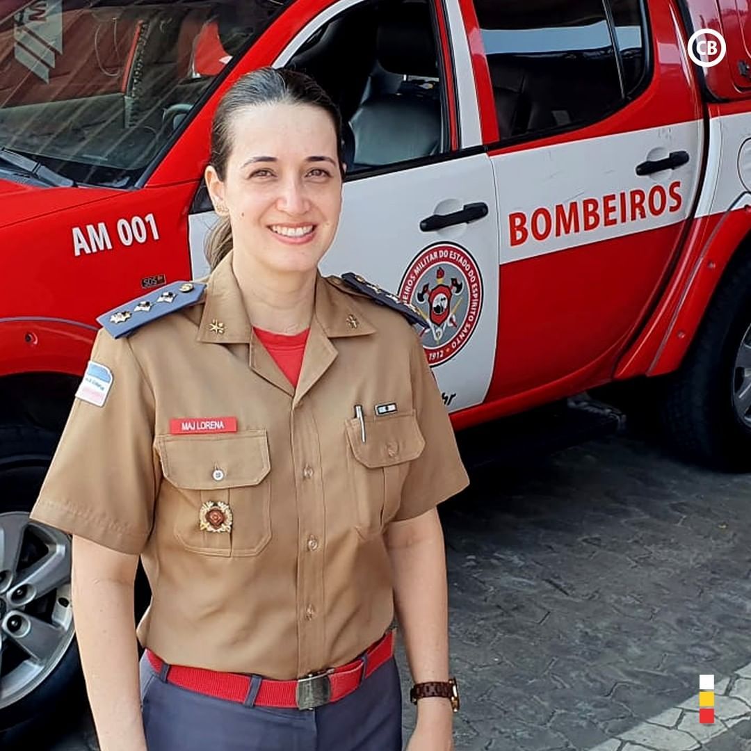 Mulher é a primeira major do Corpo de Bombeiros (Foto: Reprodução/Instagram)