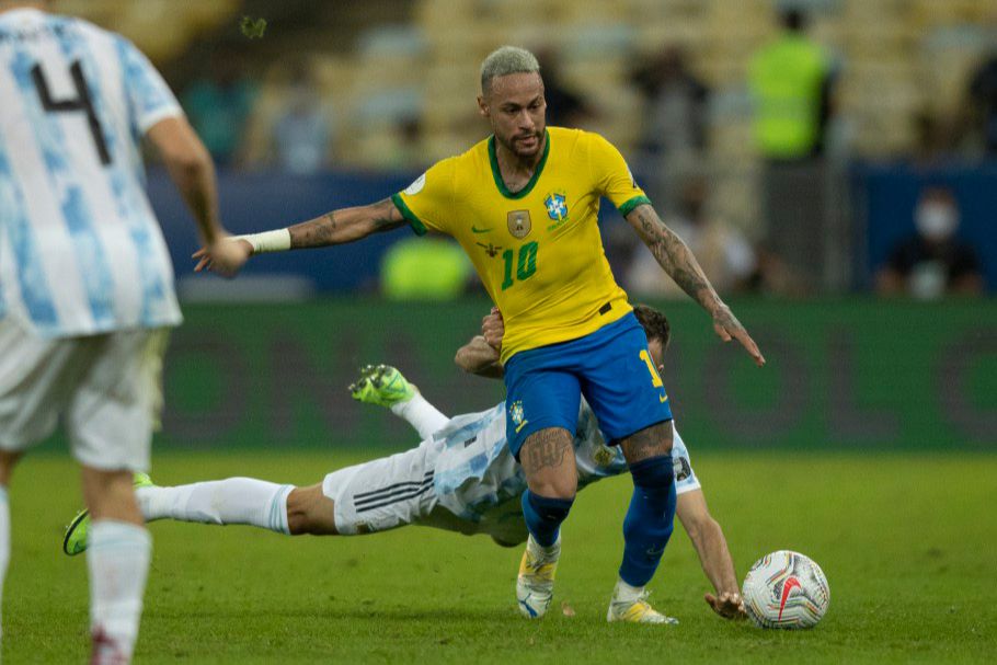 Neymar em campo contra a Argentina (Foto: Lucas Figueiredo / CBF)