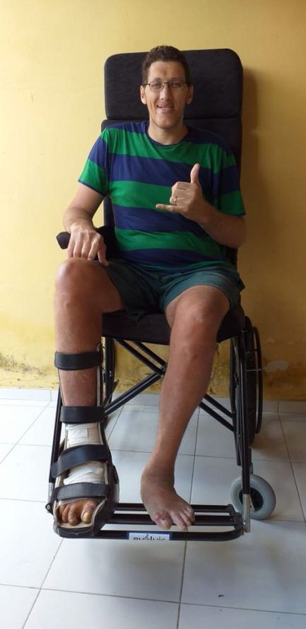 Ninão, como o paraibano é conhecido, deixou de andar e passou a conviver com dor há quatro anos e meio, quando foi diagnosticado com osteomielite. (Foto: Divulgação)