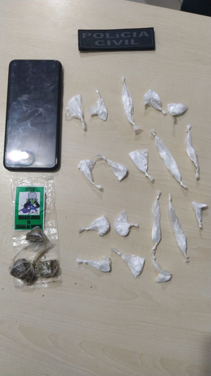 Parte do material apreendido (Foto: Divulgação Polícia Civil)