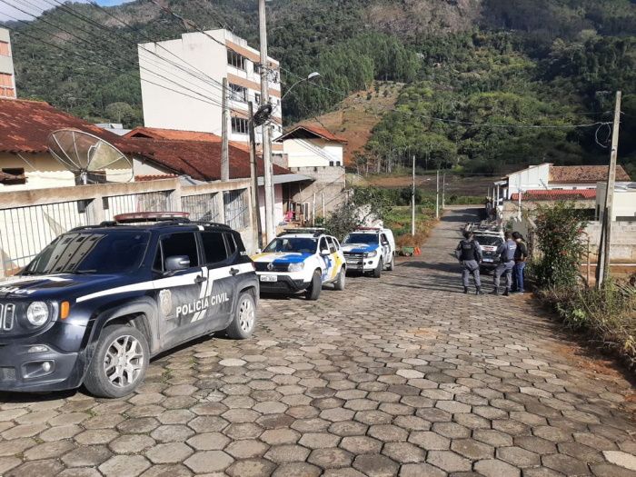 Policiais civis e militares realizaram operação (Foto: Divulgação / PCES)