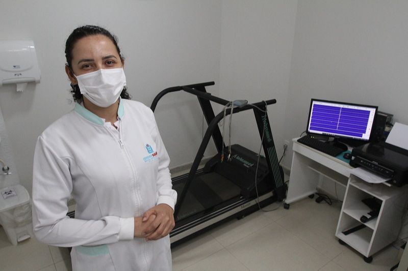 Técnica de enfermagem Aline Moraes: mais pacientes com sequelas da covid (Foto: Leone Iglesias/ AT)