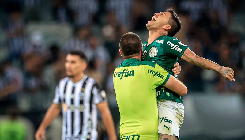 Dudu celebra o gol que deu a classificação ao Palmeiras (Foto: Reprodução / Twitter @palmeiras)